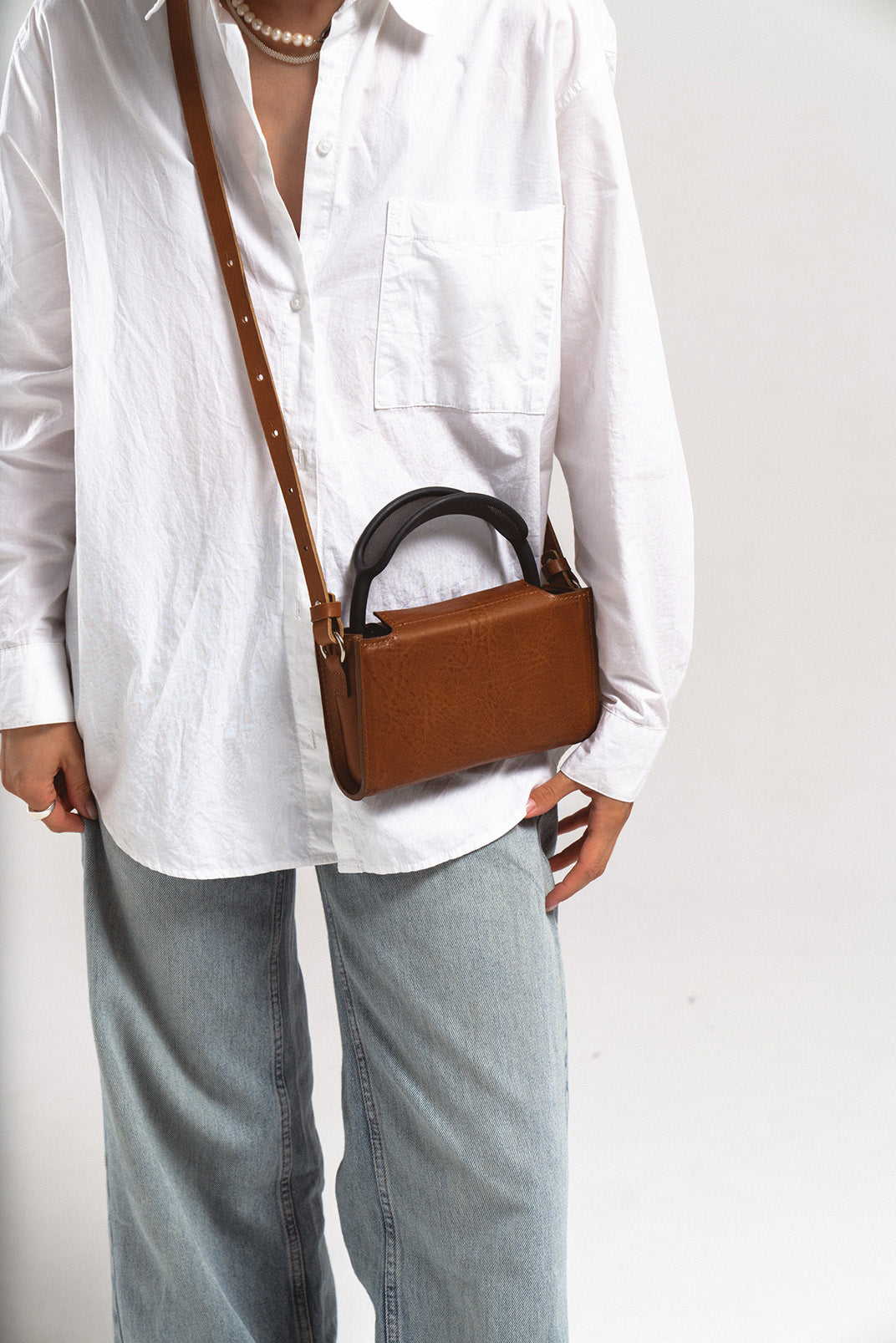 Top-Grain Leather Case for AirPods Max - The Minimalist 3.0-2